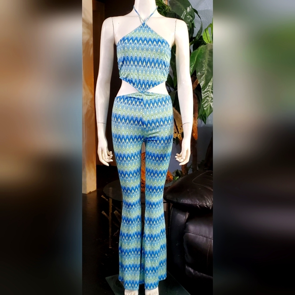 NWT Sexy Bodycon Rue 21 Halter Cut Out Jumpsuit  Poly Spandex Size S, Xs